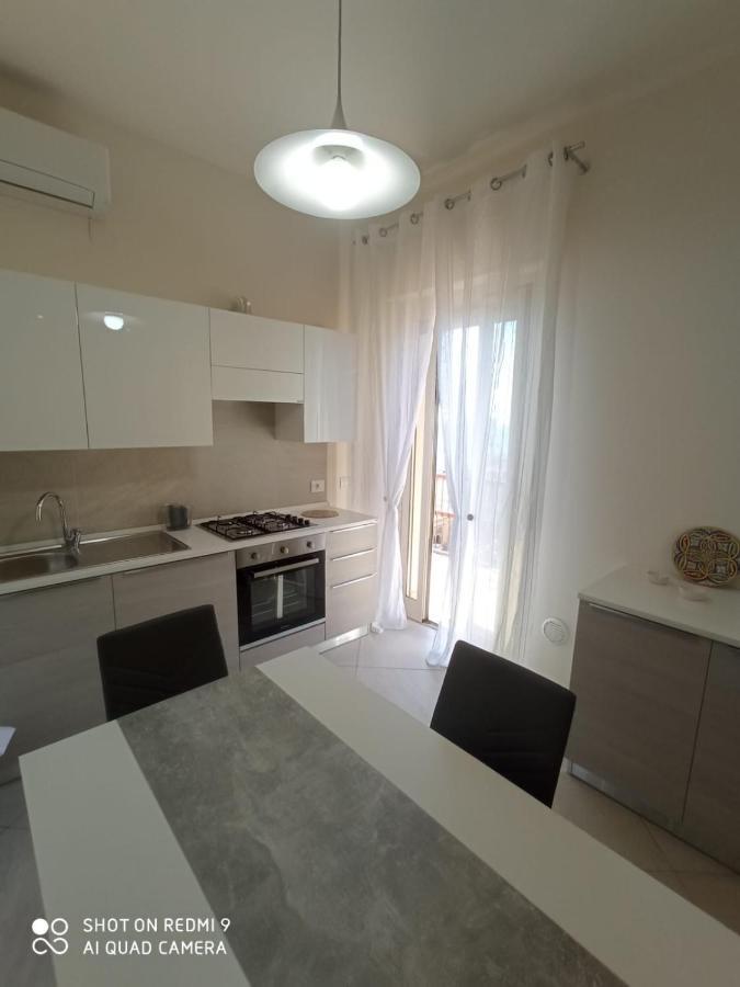 צ'פאלו Royal View Apartment מראה חיצוני תמונה